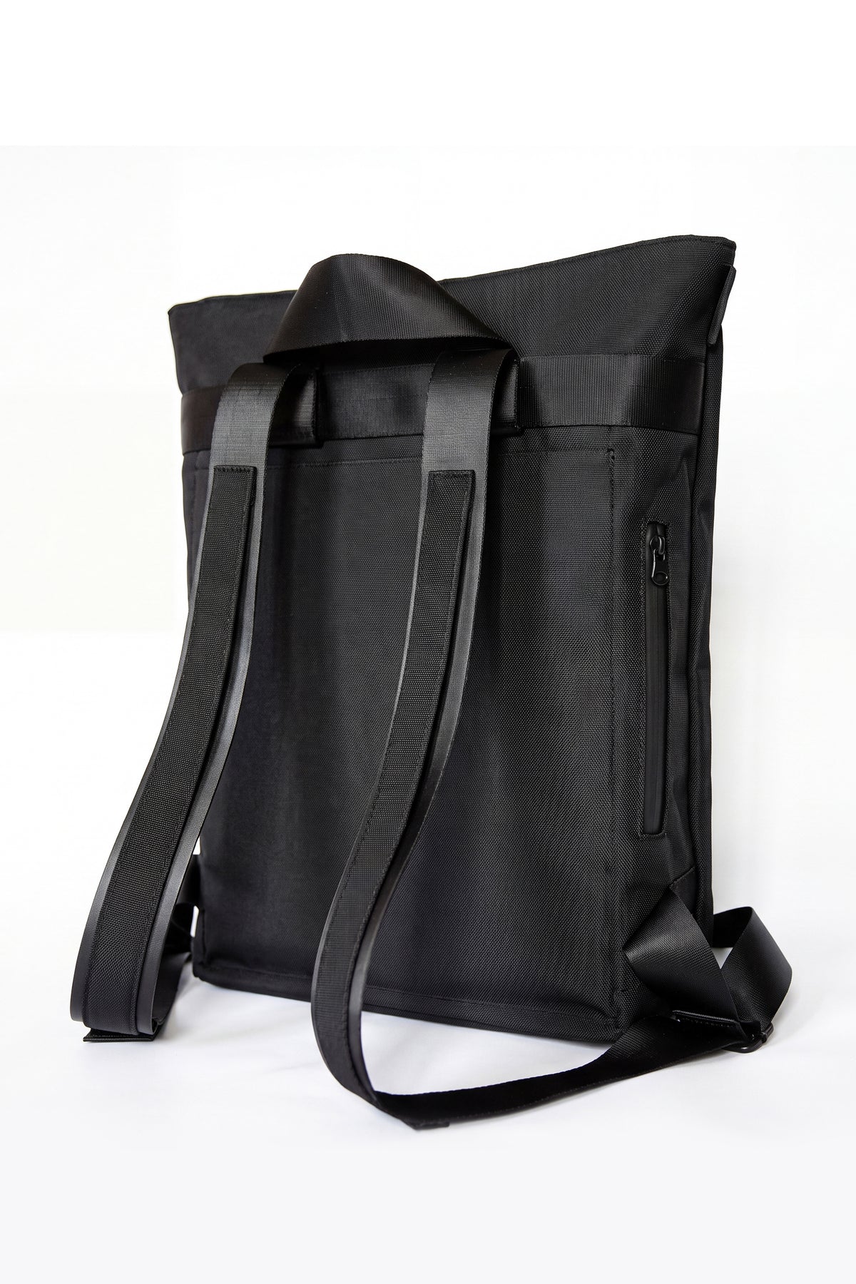 HØLAR Backpack