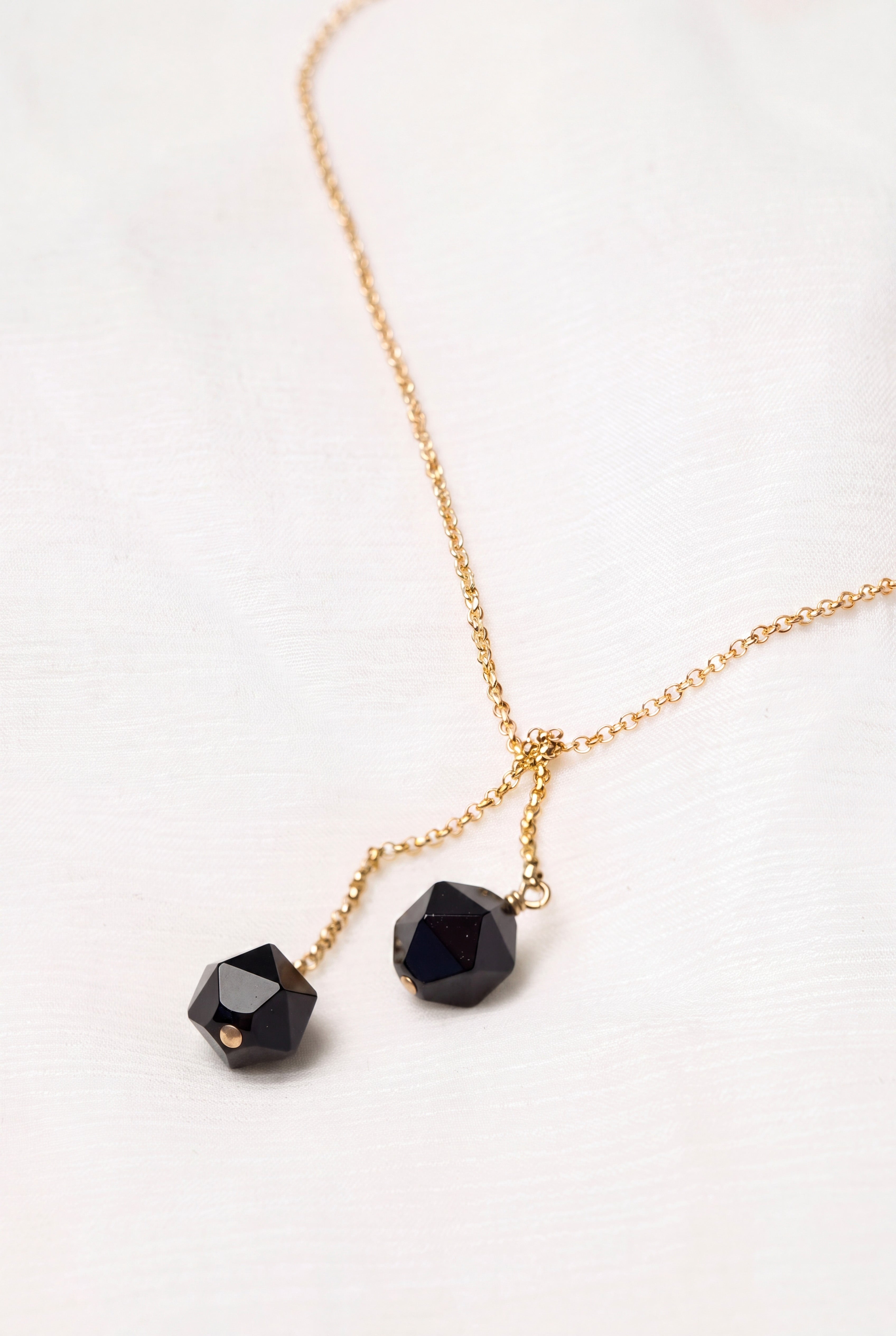 Gold Halskette mit Onyx-Anhänger